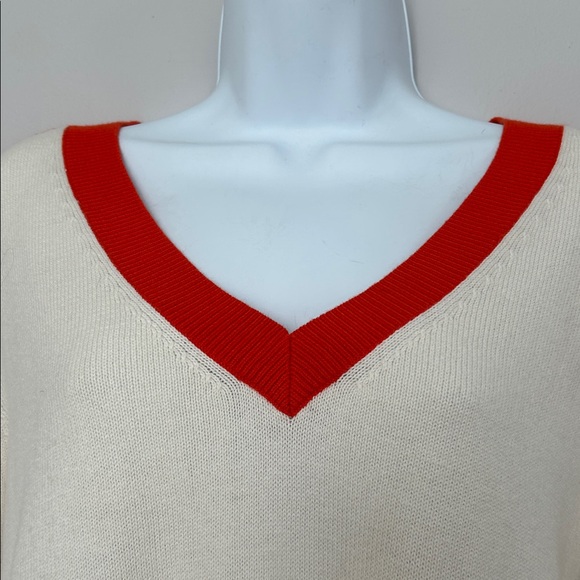 Boden V-Neck Wool Blend Pull On Sweater - Picture 4 of 9
